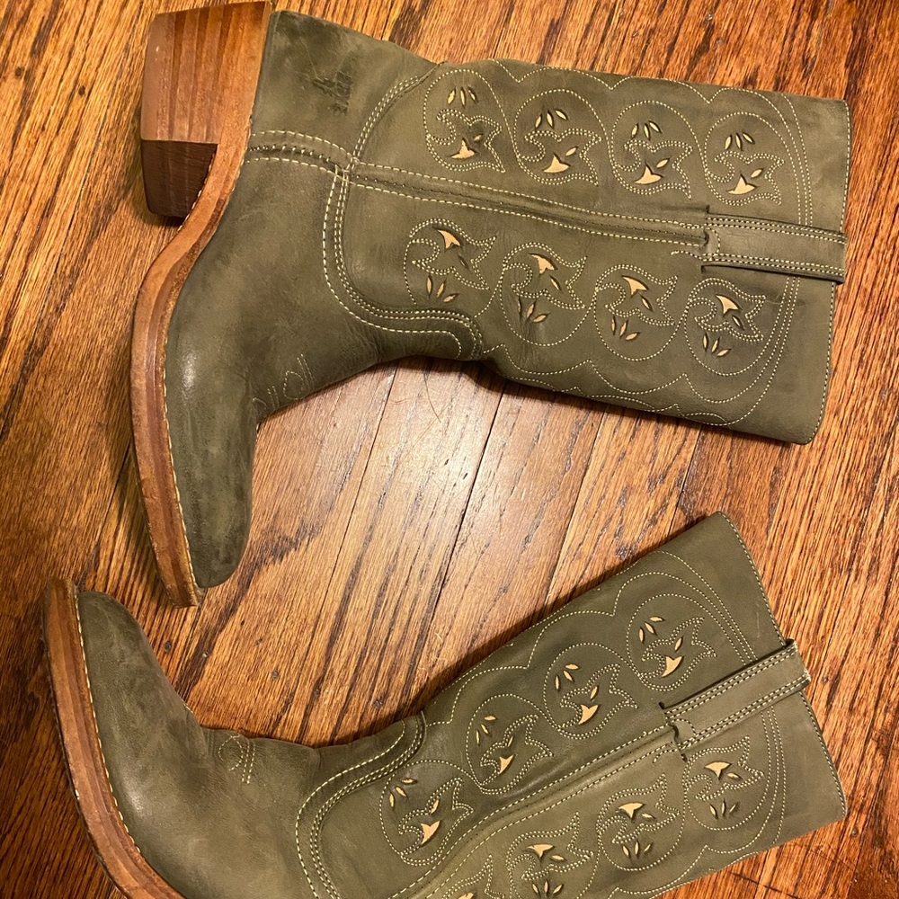 Frye Austin Flower Cut Out Olive Leather Boots - Picture 8 of 8